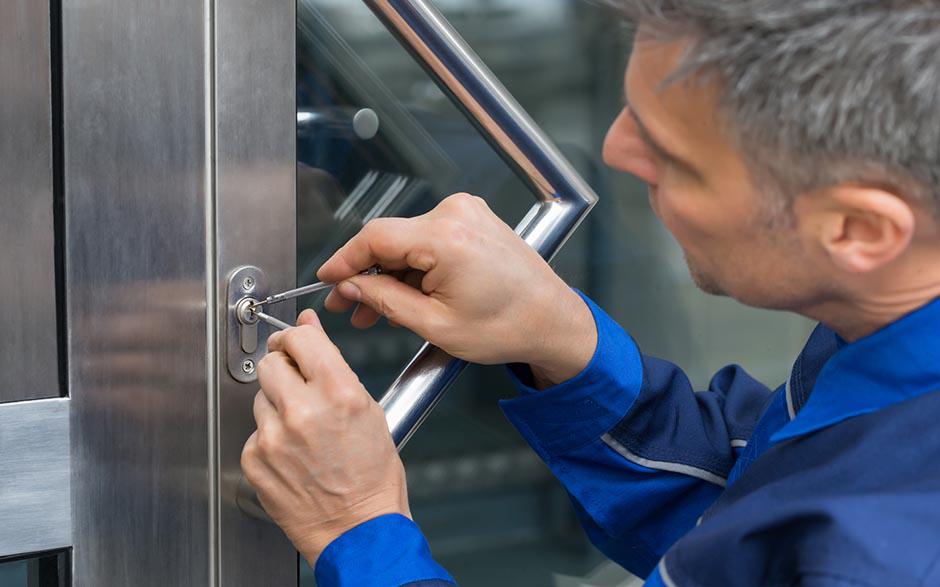 Istres comment ouvrir une porte blindée claquée Bricard